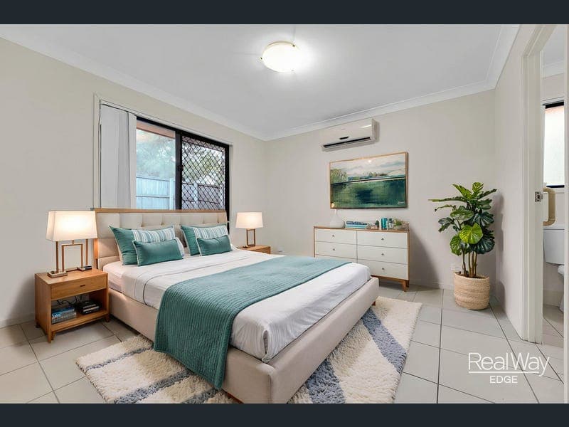 17B Shanahan Parade, Redbank Plains — photo 1 of 5