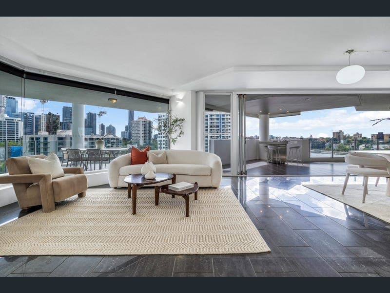 204/1 O'connell Street, Kangaroo Point — photo 1 of 5