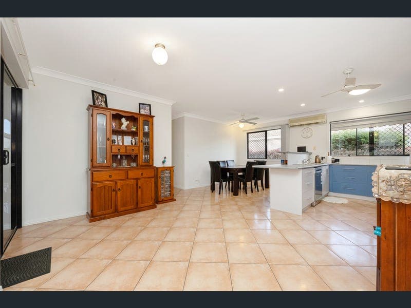 11 Blue Lake Court, Kirwan — photo 1 of 5