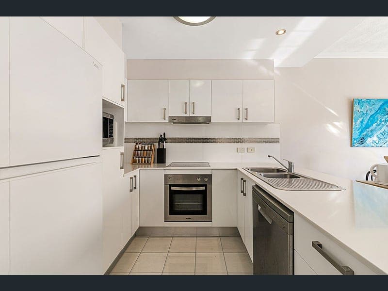 2/69 Durham Street, St Lucia — photo 1 of 5