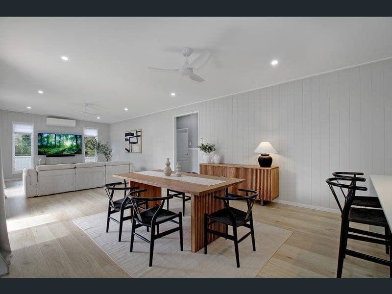26 Hastings Terrace, Macleay Island — photo 1 of 5