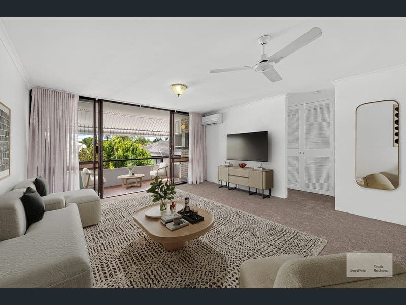 15/11 Shottery Street, Yeronga — photo 1 of 5