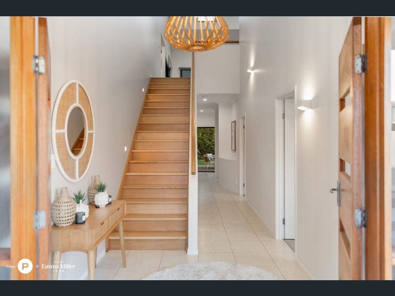34 Waterville Drive, Thornlands — photo 1 of 5