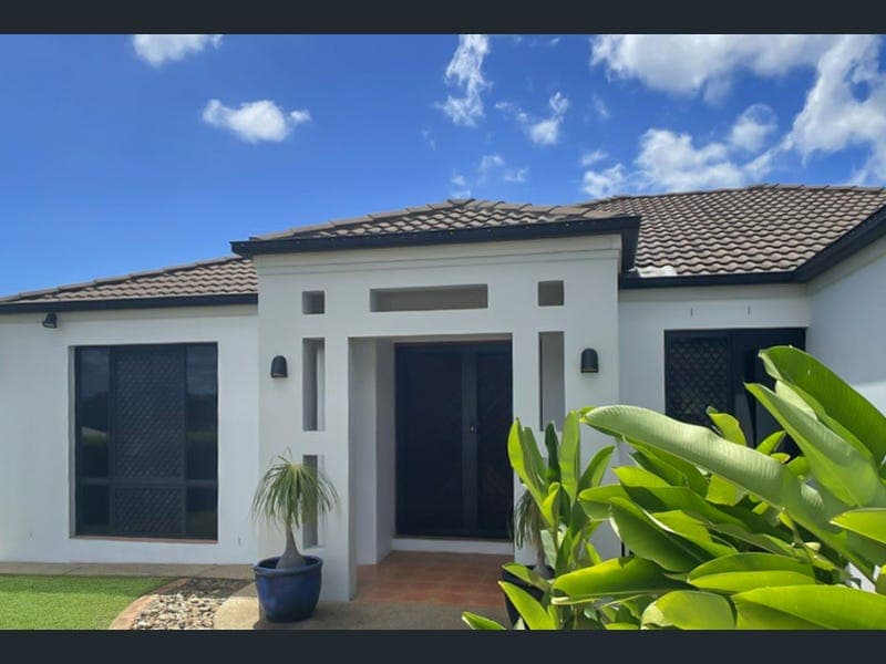 15 Sandringham Close, Telina — photo 1 of 5