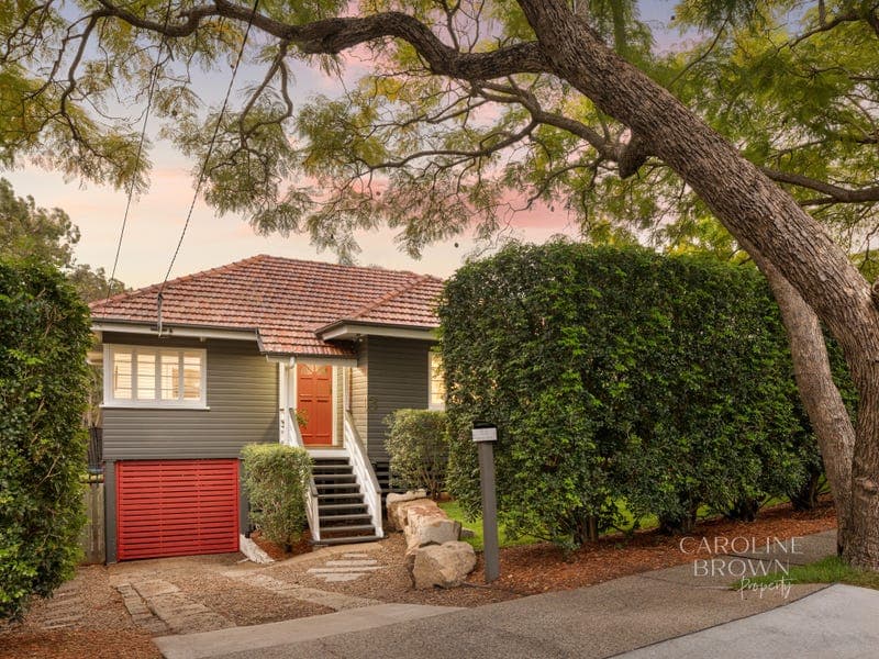 63 Main Avenue, Bardon — photo 1 of 5