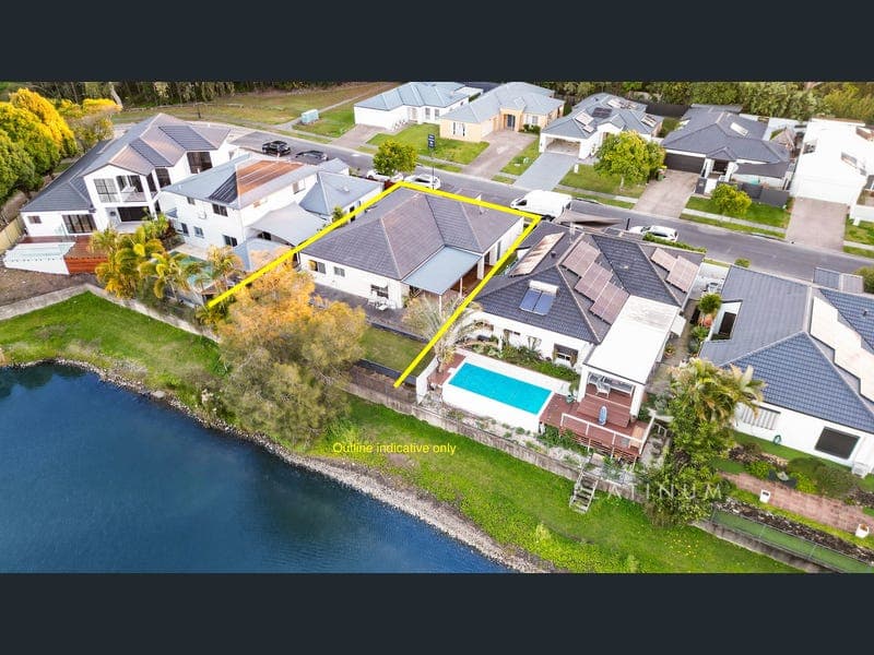 70 Harrier Drive, Burleigh Waters — photo 1 of 5