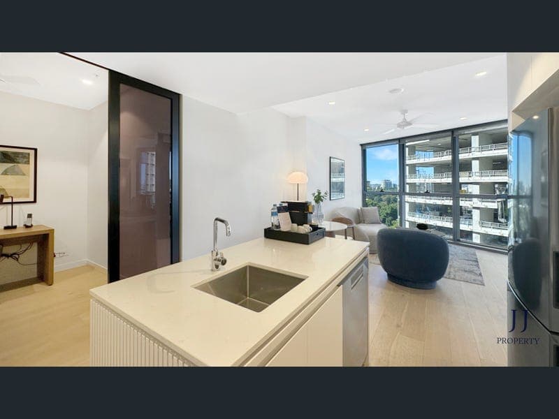 903/8 Margaret Street, Brisbane City — photo 1 of 5