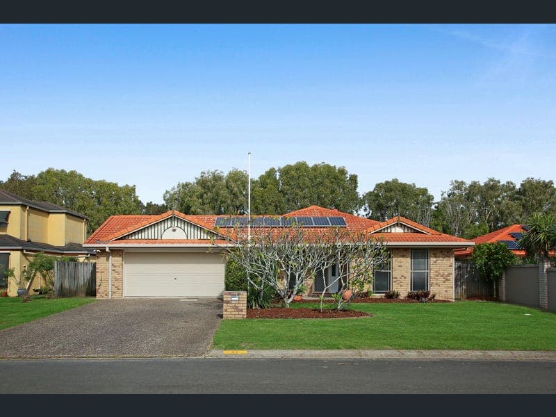 41 Lakeshore Drive, Helensvale — photo 1 of 5