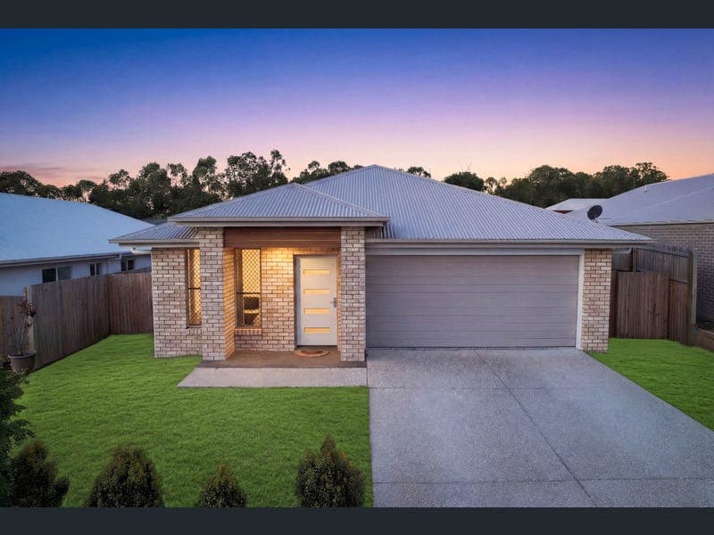 13 Maher Place, Gleneagle — photo 1 of 5