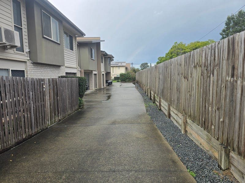 2 68/70 Kent Street, Beenleigh — photo 1 of 5