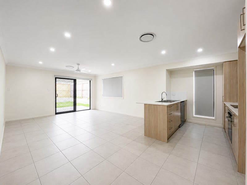 48 Maranoa Street, Logan Reserve — photo 1 of 5