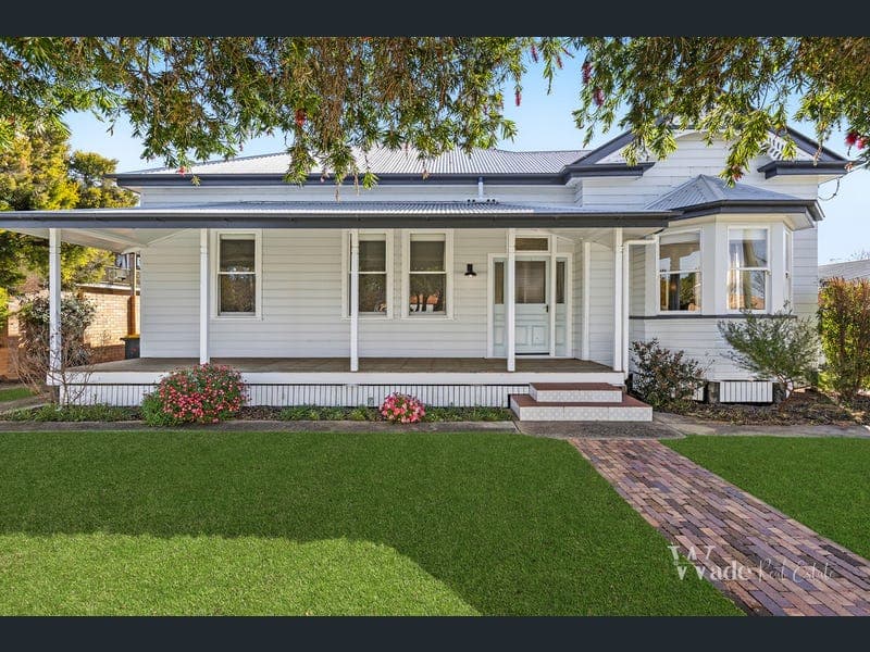 9 Barth Street, Warwick — photo 1 of 5