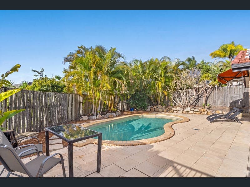 11 Irvine Street, Pacific Pines — photo 1 of 5