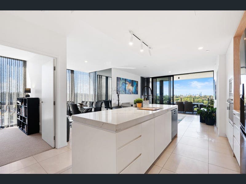 4068/21 Ross Street, Benowa — photo 1 of 5