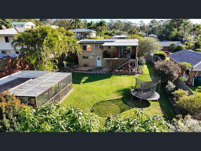 9 Daisy Avenue, North Ipswich — photo 1 of 5