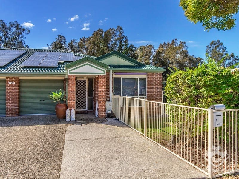 102 Cootharaba Drive, Helensvale — photo 1 of 5