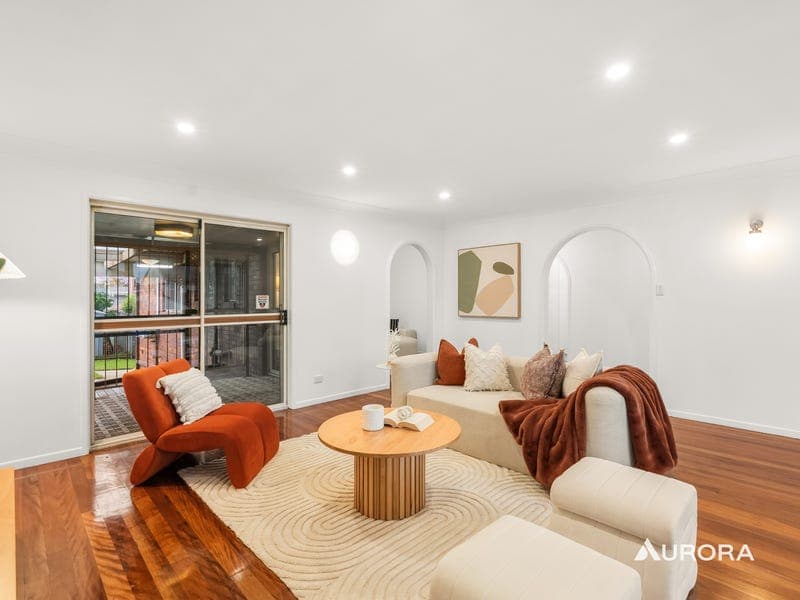 7 Brigantine Place, Sunnybank Hills — photo 1 of 5