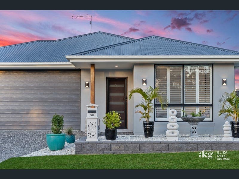 90 Waratah Circuit, Greenbank — photo 1 of 5