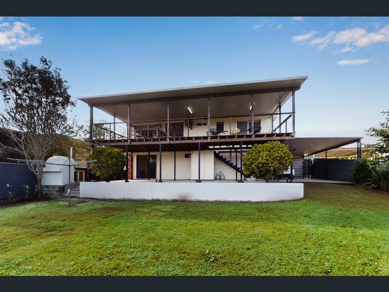 33 Lenore Crescent, Springwood — photo 1 of 5
