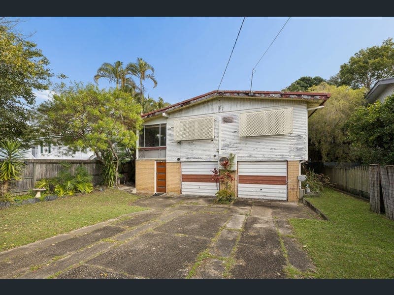 5 Camelia Avenue, Everton Hills — photo 1 of 5