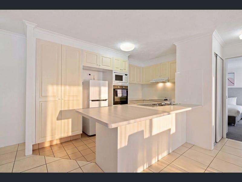 5/16 Djerral Avenue, Burleigh Heads — photo 1 of 5