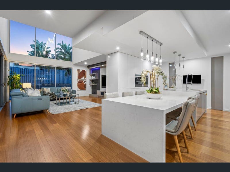 27 Soar Street, Rochedale — photo 1 of 5
