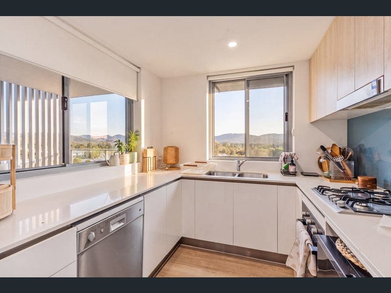 2501/42 Laver Drive, Robina — photo 1 of 5