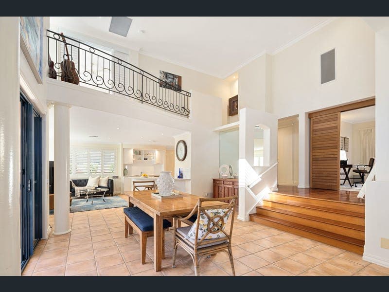 24/56 Kersley Road, Kenmore — photo 1 of 5