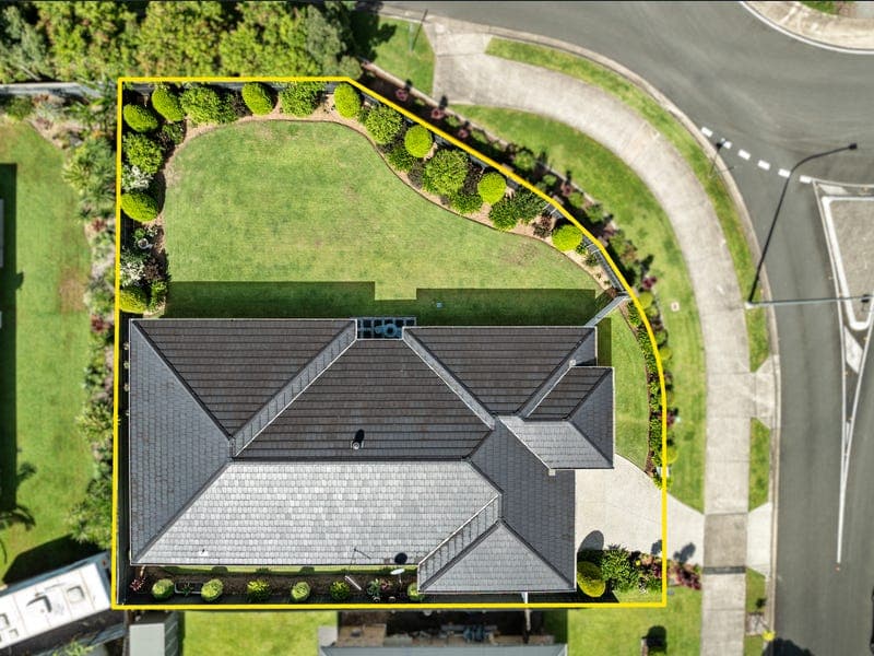 2 Pineview Drive, Beerwah — photo 1 of 5