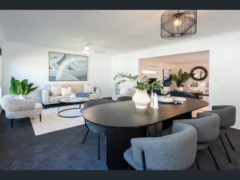 45 Matthew Flinders Drive, Hollywell — photo 1 of 5
