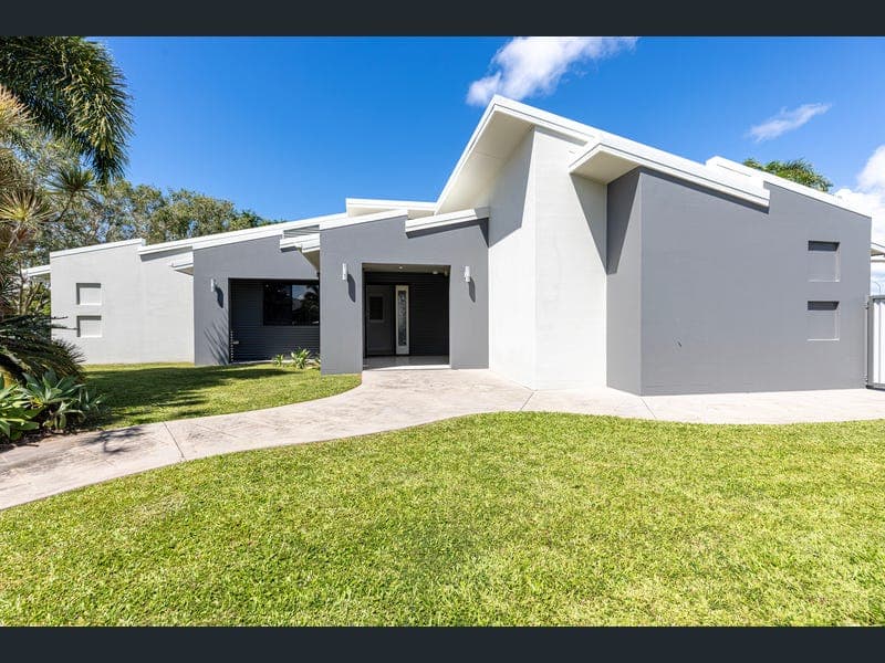 70 Victor Avenue, Glenella — photo 1 of 5