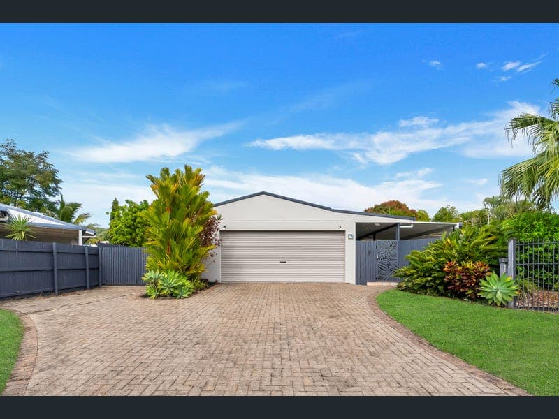 2 Queenscliff Close, Kewarra Beach — photo 1 of 5