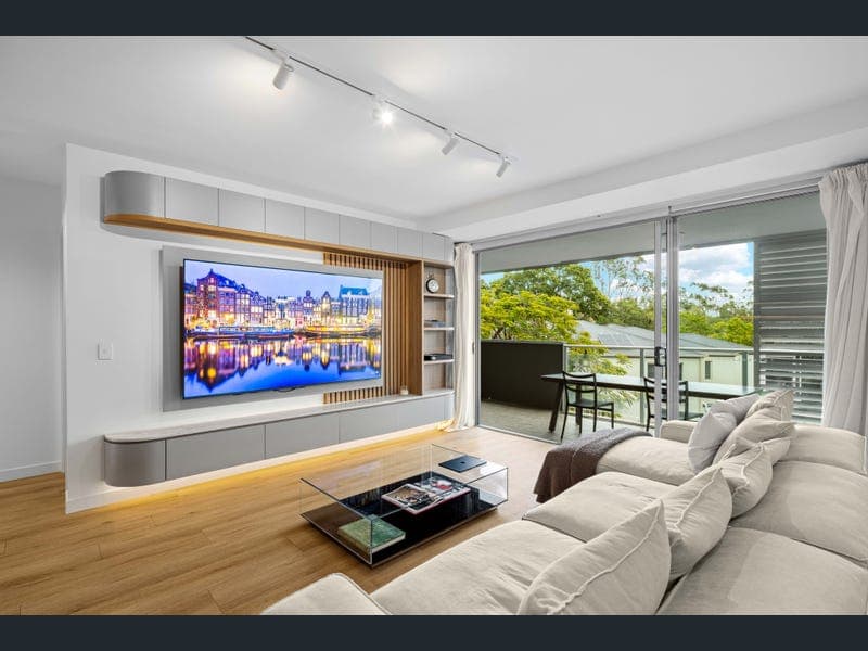 1303/12-14 Executive Drive, Burleigh Waters — photo 1 of 5