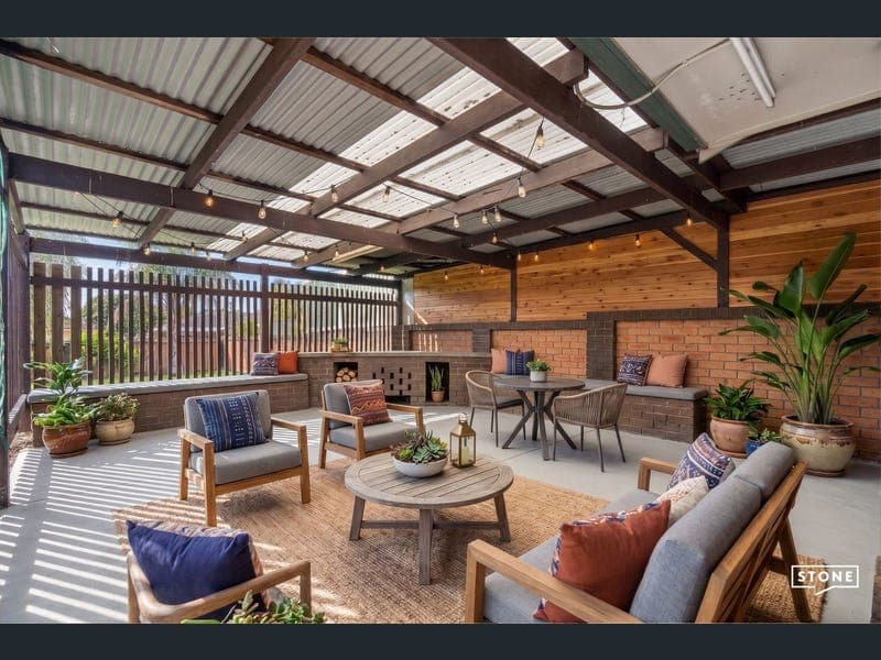 6 Bligh Street, Woodridge — photo 1 of 5