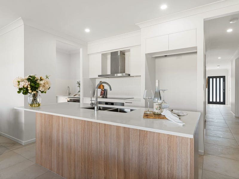 94 Endeavour Circuit, South Maclean — photo 1 of 5