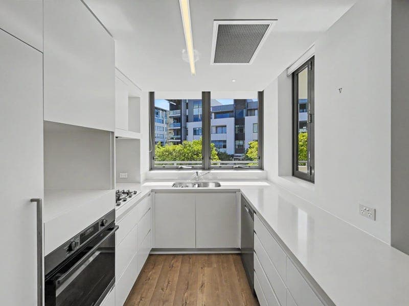 2205/1 Marina Promenade, Paradise Point — photo 1 of 5