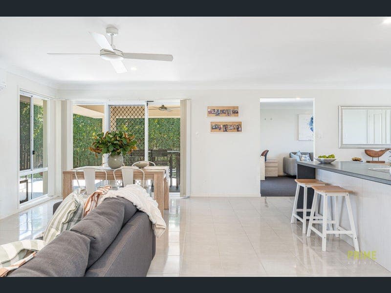 11 Parkview Street, Wondunna — photo 1 of 5