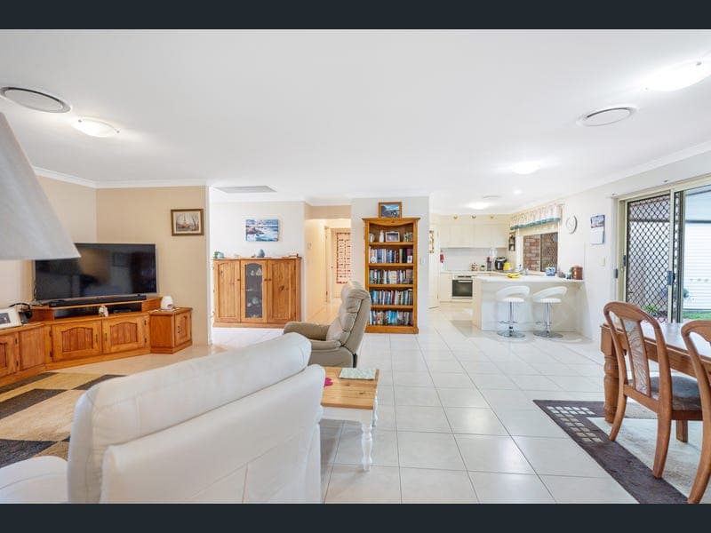 12 Justins Court, Rothwell — photo 1 of 5