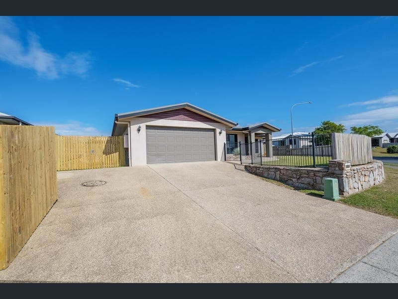 1 Hawkins Street, Bucasia — photo 1 of 5