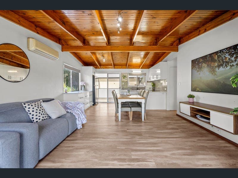 48 Finlay Street, Slacks Creek — photo 1 of 5