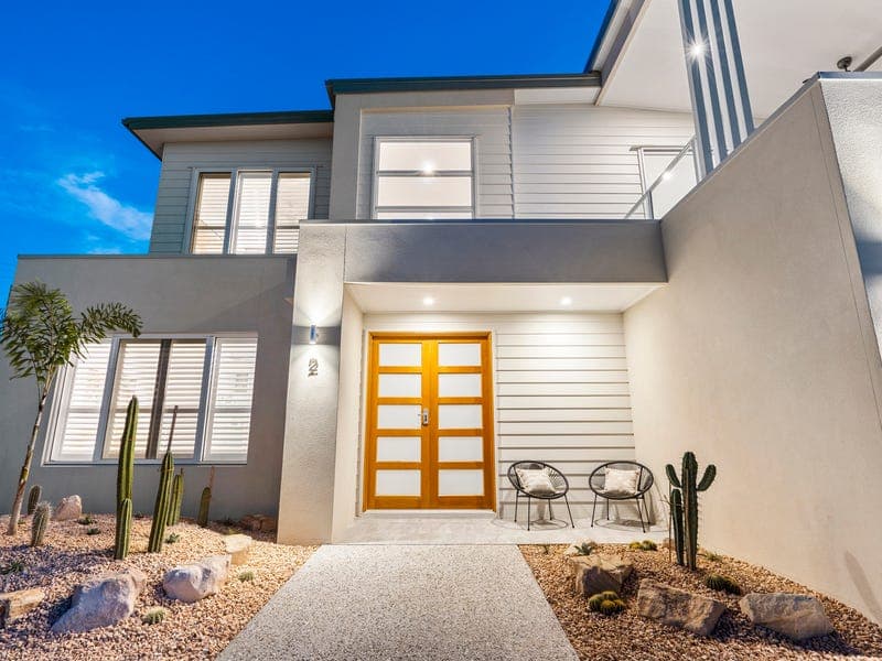 2 Primrose Parade, Wynnum West — photo 1 of 5