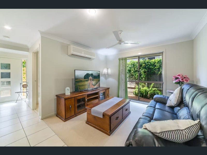 6 Silver Gull Street, Coomera — photo 1 of 5