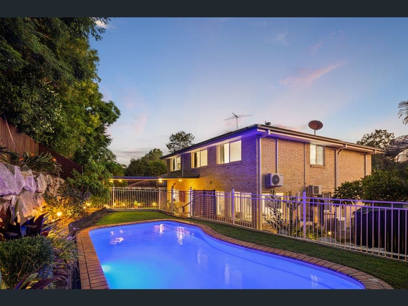 9 Limita Court, Kenmore — photo 1 of 5