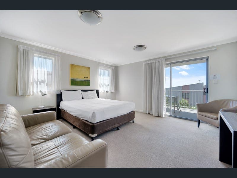 204/66 Oaka Lane, Gladstone Central — photo 1 of 5