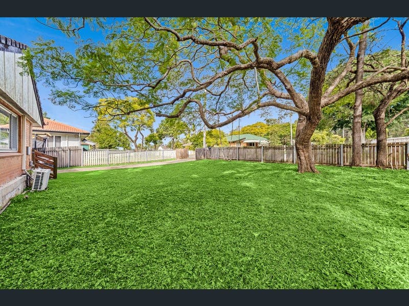 68 Diamond Street, Riverview — photo 1 of 5