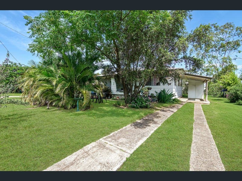 27 Cook Crescent, Dysart — photo 1 of 5