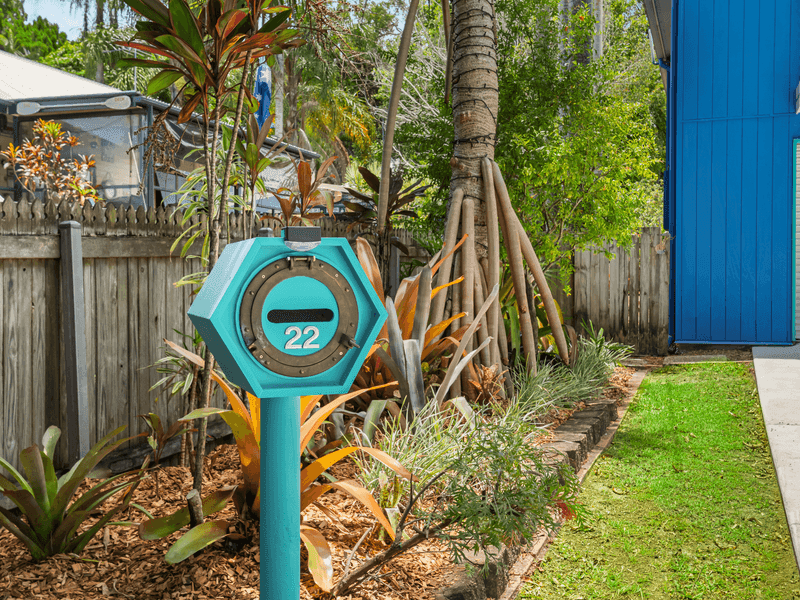 22 Carefree Street, Coochiemudlo Island — photo 1 of 5