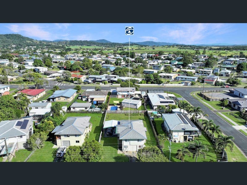 4 Kathleen Street, Sarina — photo 1 of 5