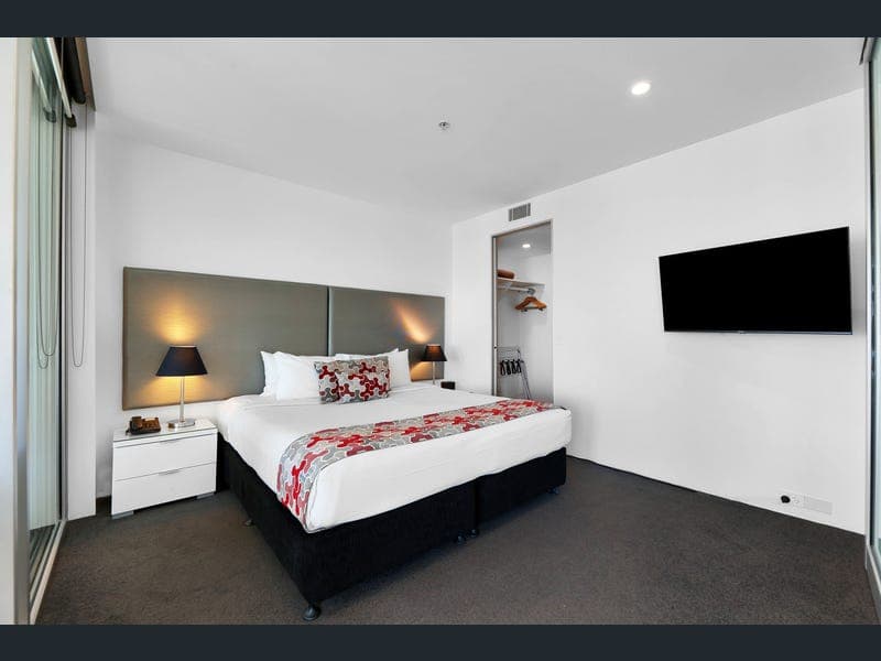1203/9 Hamilton Avenue, Surfers Paradise — photo 1 of 5