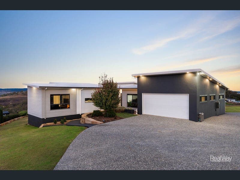 8 Summit Drive, Mount Rascal — photo 1 of 5